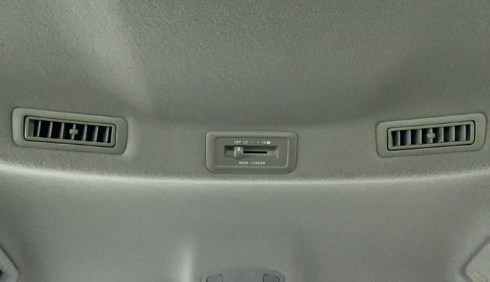 2017 Toyota Innova Crysta 2.7 GX 7 STR MT, Petrol, Manual, 43,867 km, Rear AC Vents