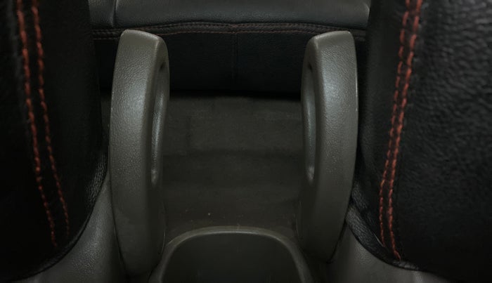2011 Hyundai i10 SPORTZ 1.2, Petrol, Manual, 70,117 km, Driver Side Adjustment Panel