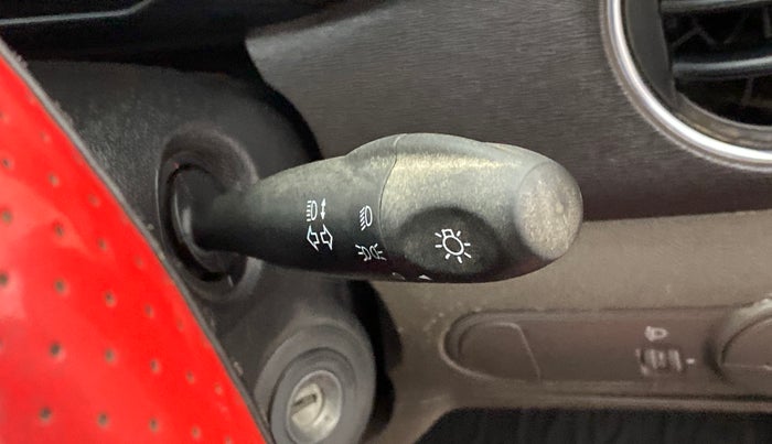 2011 Hyundai i10 SPORTZ 1.2, Petrol, Manual, 70,117 km, Combination switch - Turn Indicator not functional