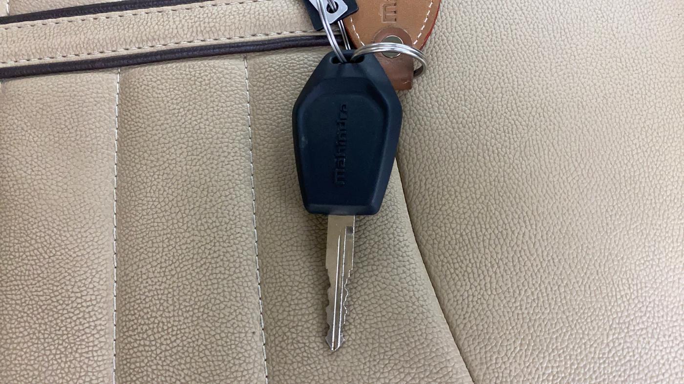 2019 Mahindra TUV300 T6 PLUS, Diesel, Manual, 66,090 km, Key Close Up