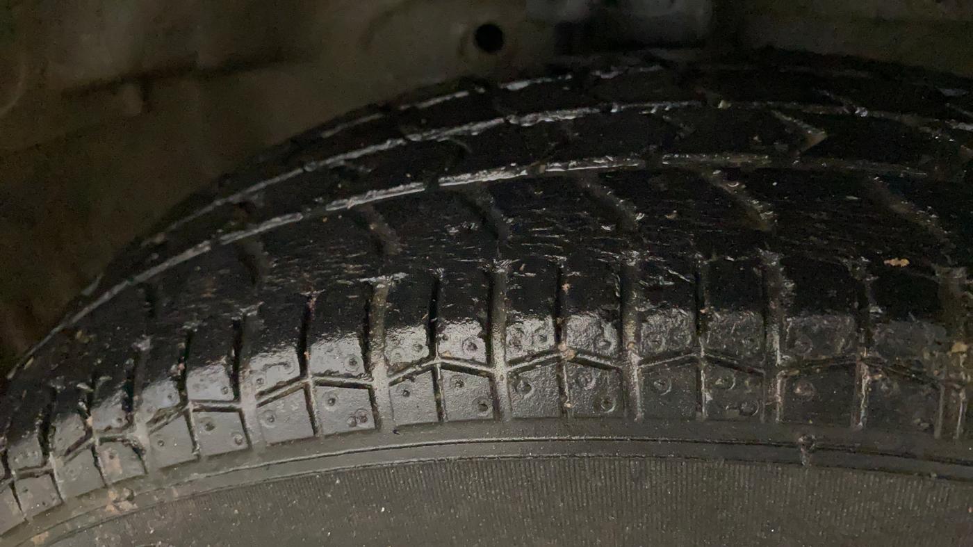 2015 Maruti Swift VXI, Petrol, Manual, 39,588 km, Right Front Tyre Tread