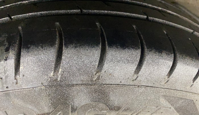 2013 Hyundai i10 MAGNA 1.2, Petrol, Manual, 66,231 km, Right Rear Tyre Tread