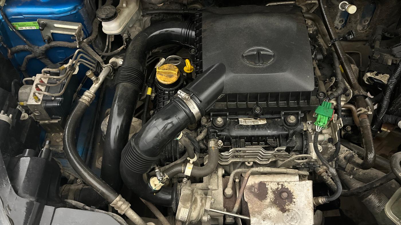 2018 Tata NEXON XZ PLUS PETROL DUAL TONE, Petrol, Manual, 39,979 km, Engine View - Right