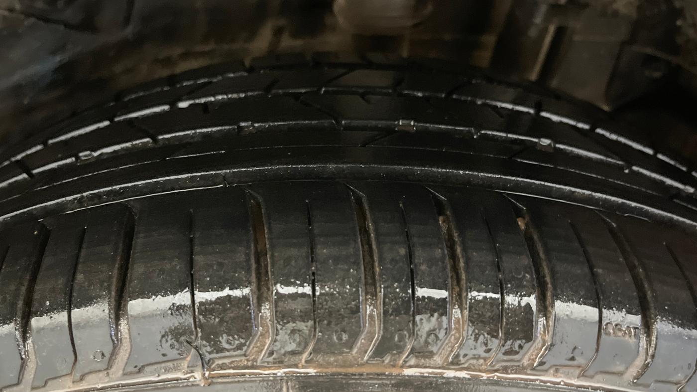 2018 Tata NEXON XZ PLUS PETROL DUAL TONE, Petrol, Manual, 39,979 km, Left Rear Tyre Tread