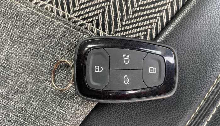 2022 Tata ALTROZ XZ PETROL, Petrol, Manual, 24,698 km, Key Close Up