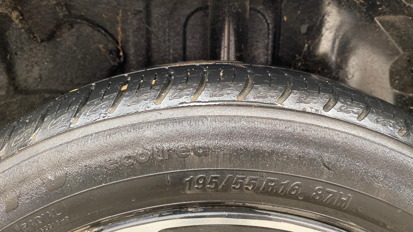 2022 Tata ALTROZ XZ PETROL, Petrol, Manual, 24,698 km, Left Rear Tyre Tread