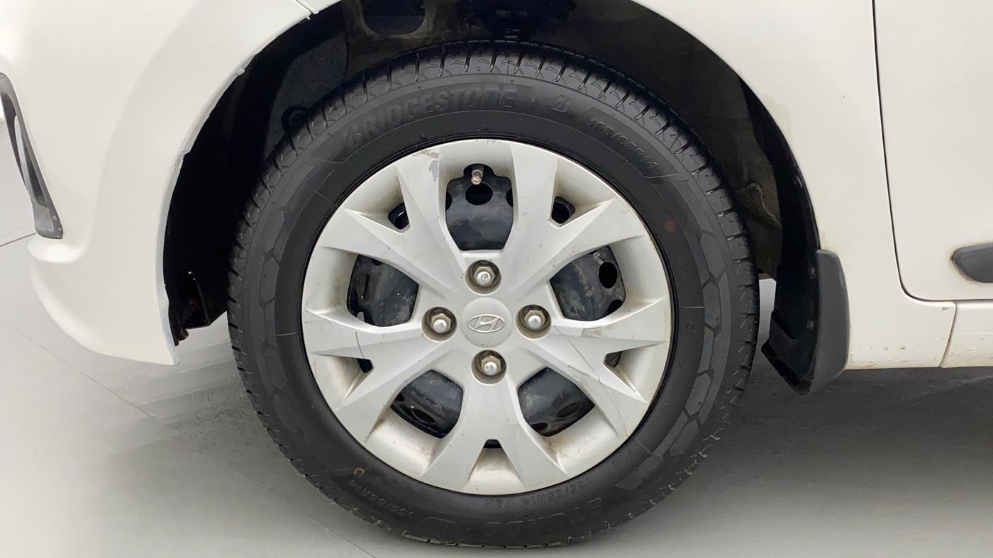 2015 Hyundai Grand i10 SPORTZ 1.2 KAPPA VTVT, CNG, Manual, 72,857 km, Left Front Wheel