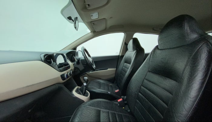 2015 Hyundai Grand i10 SPORTZ 1.2 KAPPA VTVT, CNG, Manual, 72,857 km, Right Side Front Door Cabin