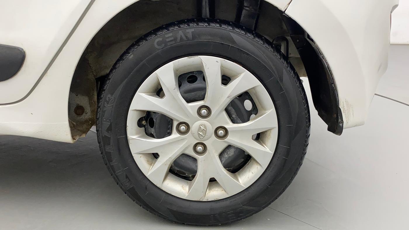 2015 Hyundai Grand i10 SPORTZ 1.2 KAPPA VTVT, CNG, Manual, 72,857 km, Left Rear Wheel