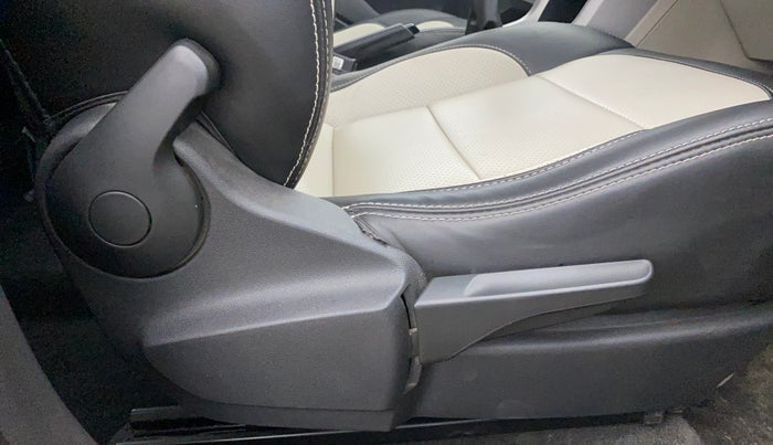 2022 Volkswagen TAIGUN HIGHLINE 1.0 TSI MT, Petrol, Manual, 97,139 km, Driver Side Adjustment Panel