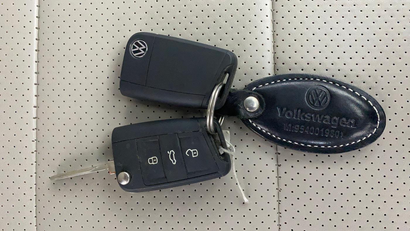 2022 Volkswagen TAIGUN HIGHLINE 1.0 TSI MT, Petrol, Manual, 97,139 km, Key Close Up