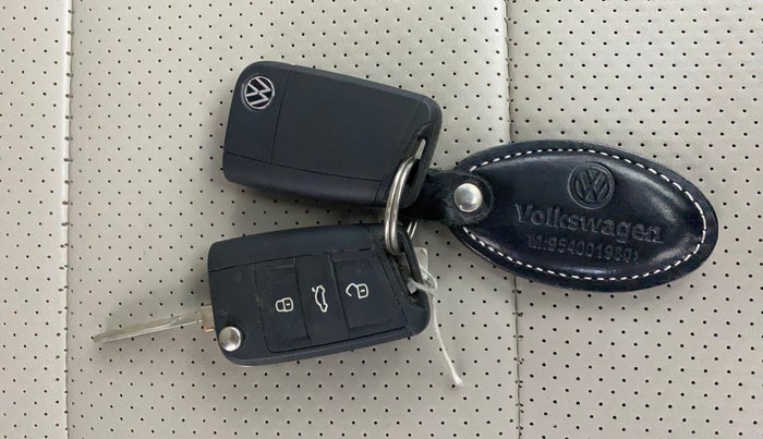 2022 Volkswagen TAIGUN HIGHLINE 1.0 TSI MT, Petrol, Manual, 97,139 km, Key Close Up