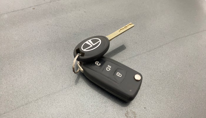 2021 Tata Tiago XZ PLUS PETROL, Petrol, Manual, 27,862 km, Key Close Up