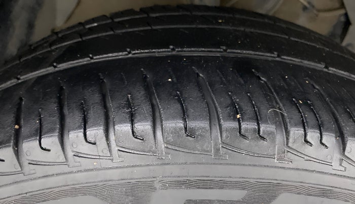 2019 Maruti Vitara Brezza VDI, Diesel, Manual, 76,124 km, Right Front Tyre Tread