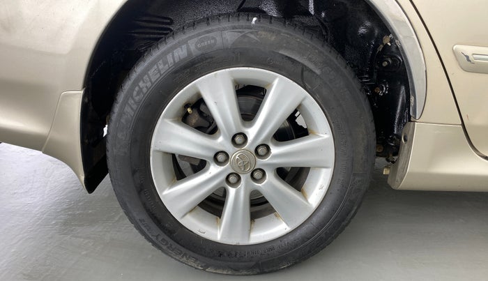 2010 Toyota Corolla Altis G PETROL, Petrol, Manual, 83,055 km, Right Rear Wheel