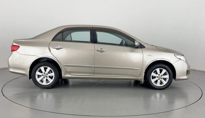 2010 Toyota Corolla Altis G PETROL, Petrol, Manual, 83,055 km, Right Side View