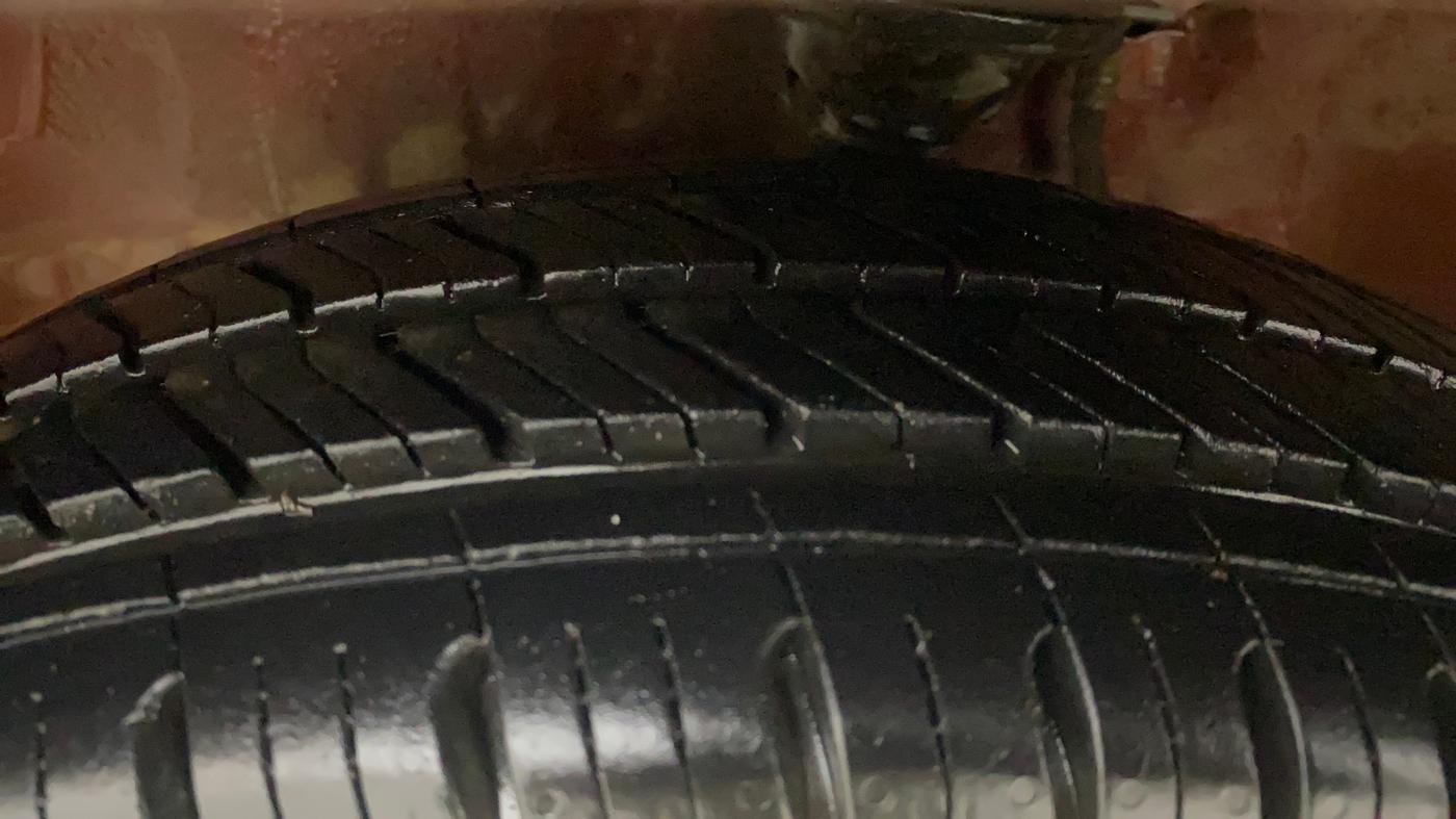 2018 Maruti Alto 800 VXI, Petrol, Manual, 47,516 km, Left Front Tyre Tread