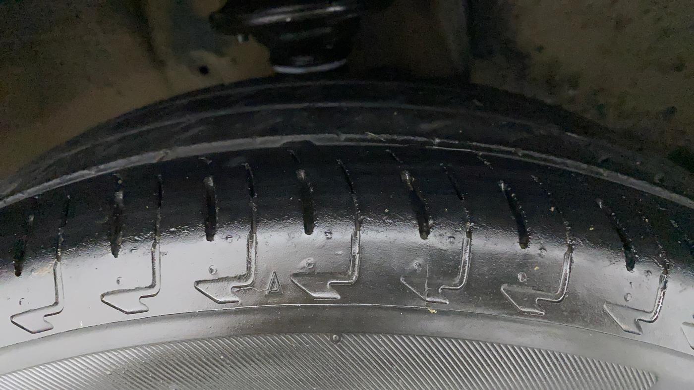 2017 Maruti IGNIS ZETA 1.2 AMT, Petrol, Automatic, 65,697 km, Right Front Tyre Tread