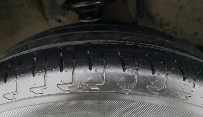2017 Maruti IGNIS ZETA 1.2 AMT, Petrol, Automatic, 65,697 km, Right Front Tyre Tread
