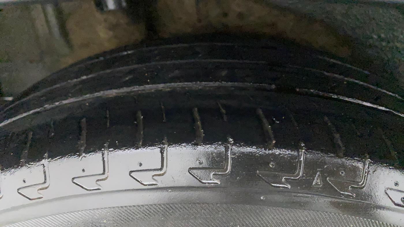2017 Maruti IGNIS ZETA 1.2 AMT, Petrol, Automatic, 65,697 km, Right Rear Tyre Tread