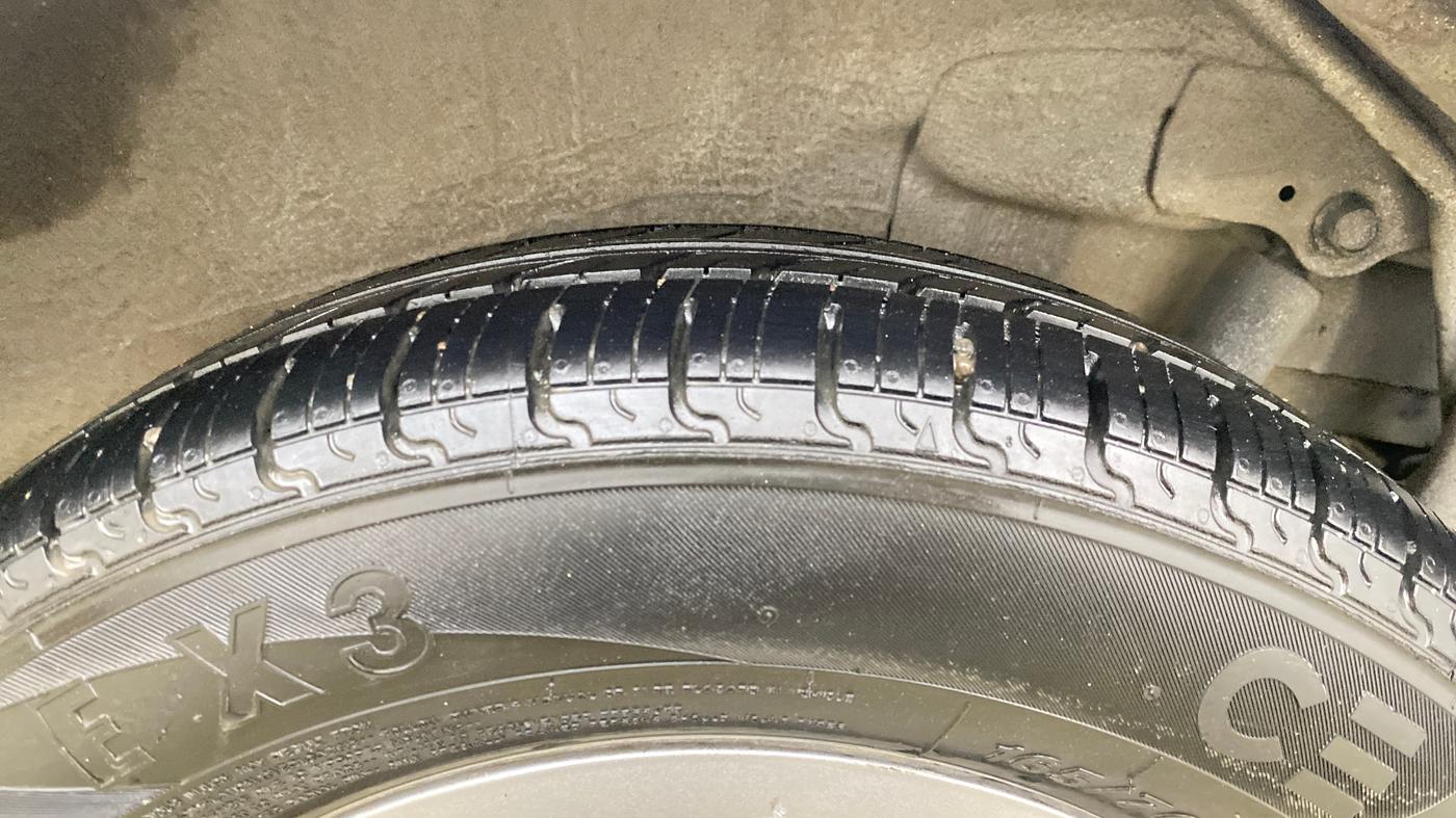 2014 Maruti Wagon R Stingray VXI, Petrol, Manual, 27,024 km, Left Rear Tyre Tread