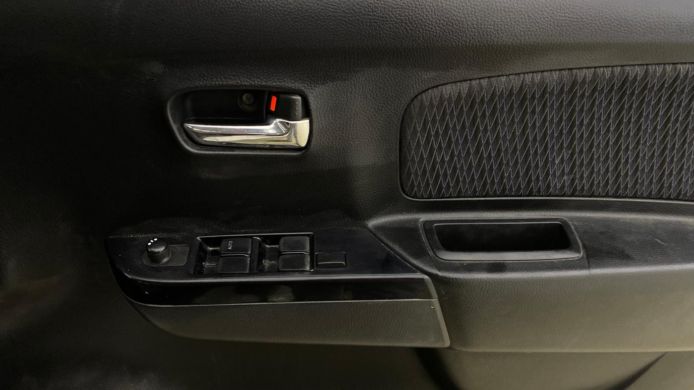 2014 Maruti Wagon R Stingray VXI, Petrol, Manual, 27,024 km, Driver Side Door Panels Control