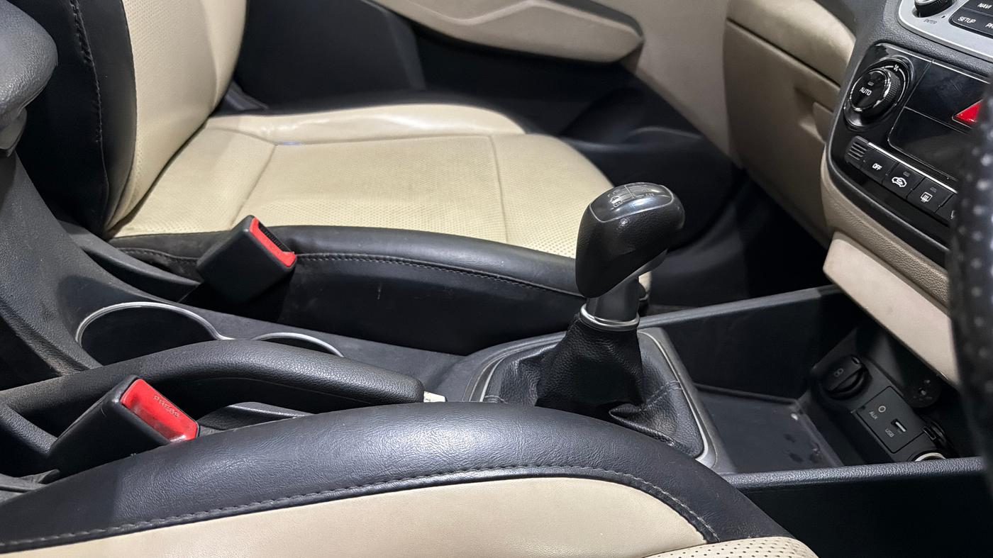 2019 Hyundai Verna 1.6 VTVT SX, CNG, Manual, 75,188 km, Gear Lever