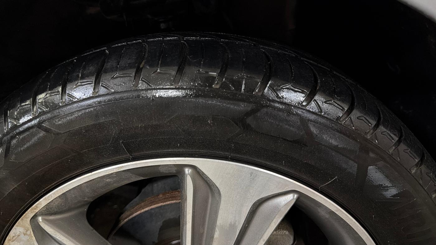 2019 Hyundai Verna 1.6 VTVT SX, CNG, Manual, 75,188 km, Right Front Tyre Tread