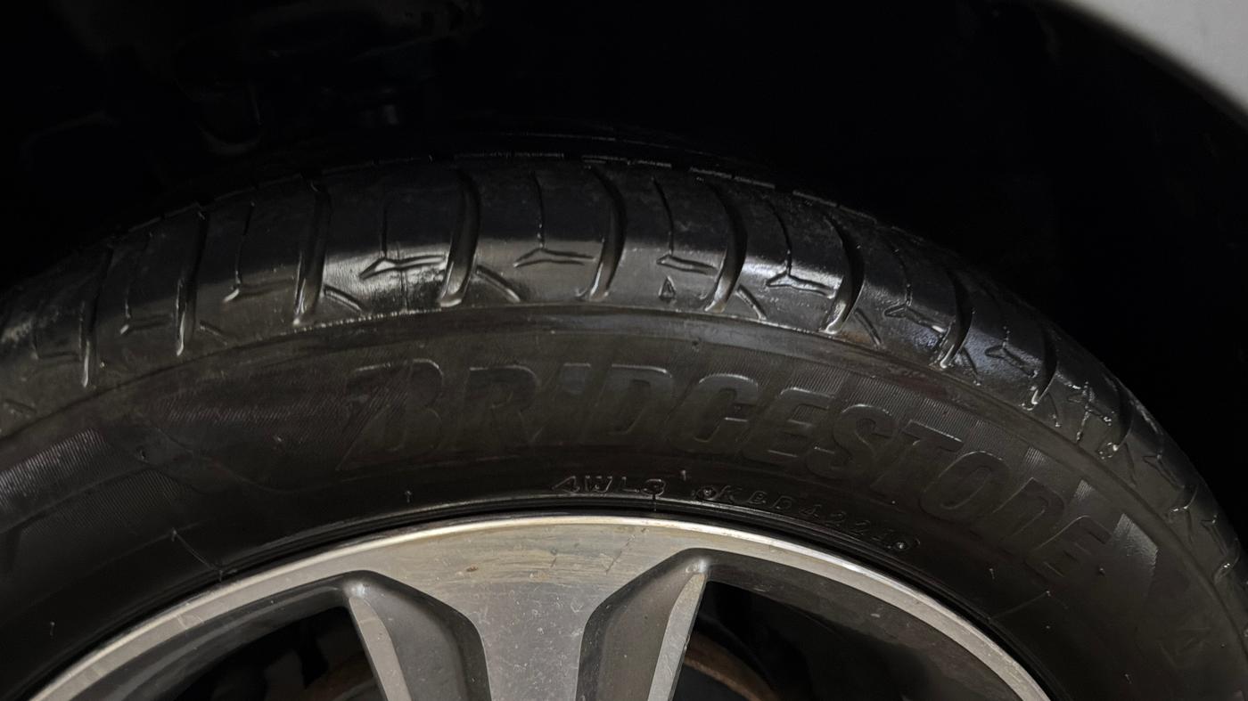 2019 Hyundai Verna 1.6 VTVT SX, CNG, Manual, 75,188 km, Left Front Tyre Tread