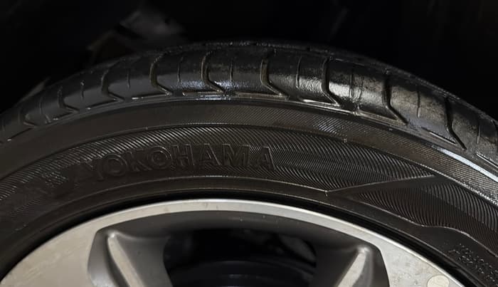 2019 Hyundai Verna 1.6 VTVT SX, CNG, Manual, 75,188 km, Right Rear Tyre Tread