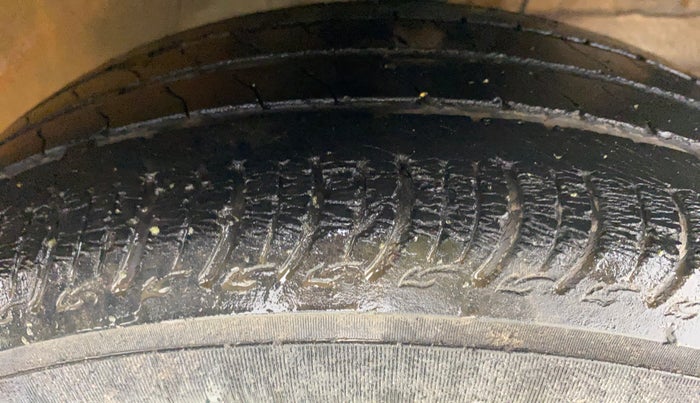 2019 Maruti S PRESSO VXI+, CNG, Manual, 71,855 km, Right Front Tyre Tread