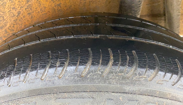 2019 Maruti S PRESSO VXI+, CNG, Manual, 71,855 km, Left Rear Tyre Tread
