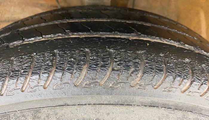 2019 Maruti S PRESSO VXI+, CNG, Manual, 71,855 km, Left Front Tyre Tread