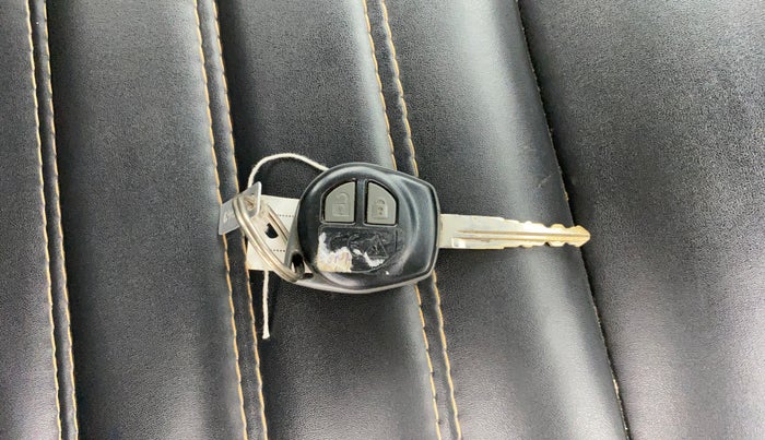 2019 Maruti S PRESSO VXI+, CNG, Manual, 71,855 km, Key Close Up