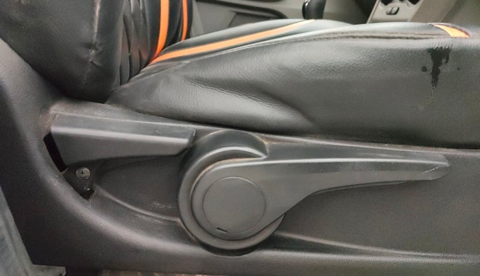 2019 Tata Tiago XZ PETROL, Petrol, Manual, 70,716 km, Driver Side Adjustment Panel