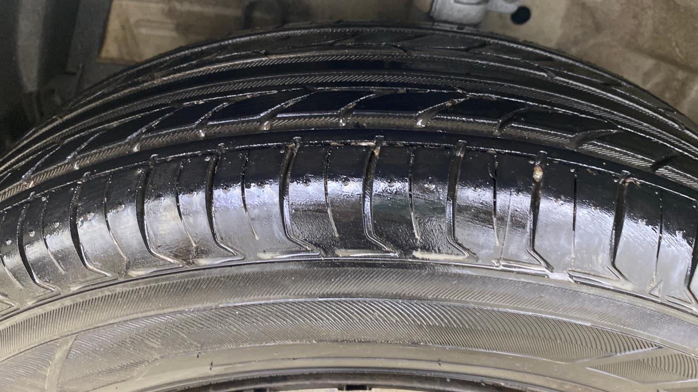2016 Maruti Swift Dzire VXI, Petrol, Manual, 52,501 km, Left Front Tyre Tread