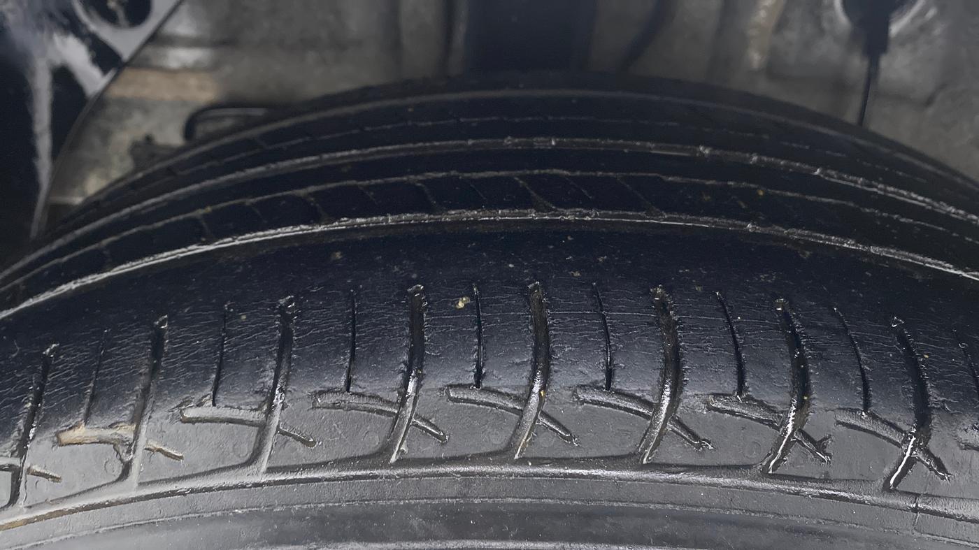 2018 Hyundai Elite i20 Asta 1.2 CVT, Petrol, Automatic, 49,324 km, Right Rear Tyre Tread