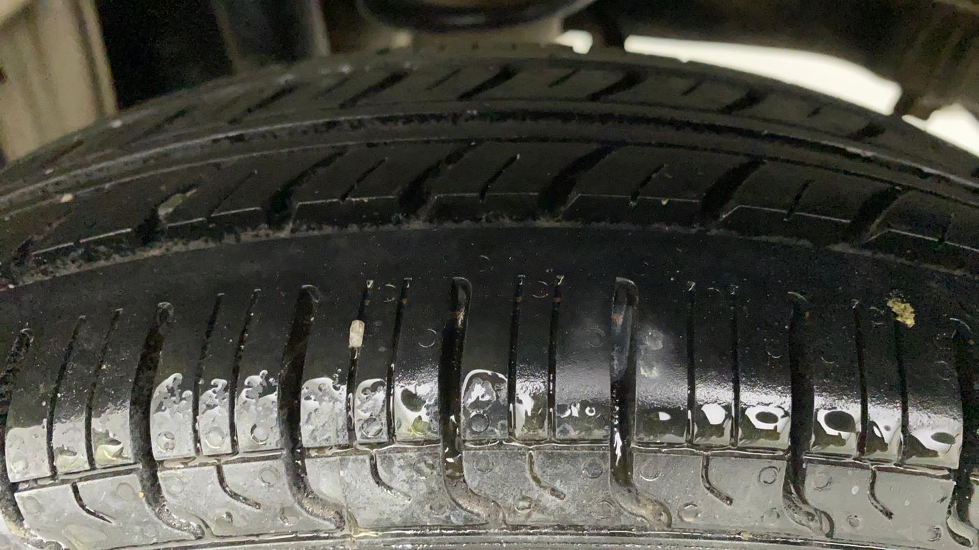 2011 Maruti Zen Estilo LXI, Petrol, Manual, 43,884 km, Left Rear Tyre Tread