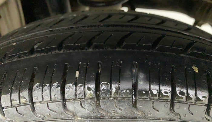 2011 Maruti Zen Estilo LXI, Petrol, Manual, 43,884 km, Left Rear Tyre Tread