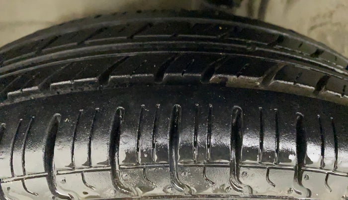 2011 Maruti Zen Estilo LXI, Petrol, Manual, 43,884 km, Left Front Tyre Tread
