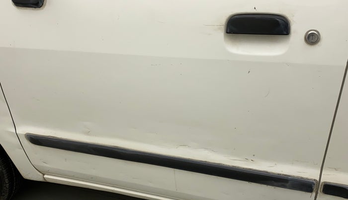 2011 Maruti Zen Estilo LXI, Petrol, Manual, 43,884 km, Front passenger door - Slightly dented