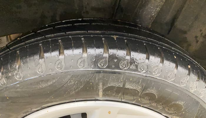 2022 Renault Kwid RXT 0.8, Petrol, Manual, 23,721 km, Left Rear Tyre Tread