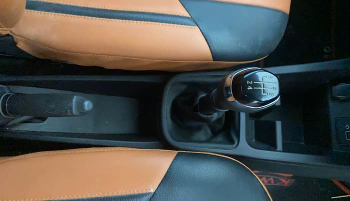 2022 Renault Kwid RXT 0.8, Petrol, Manual, 23,721 km, Gear Lever