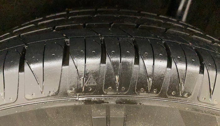 2020 Maruti Vitara Brezza ZXI, Petrol, Manual, 99,469 km, Left Rear Tyre Tread