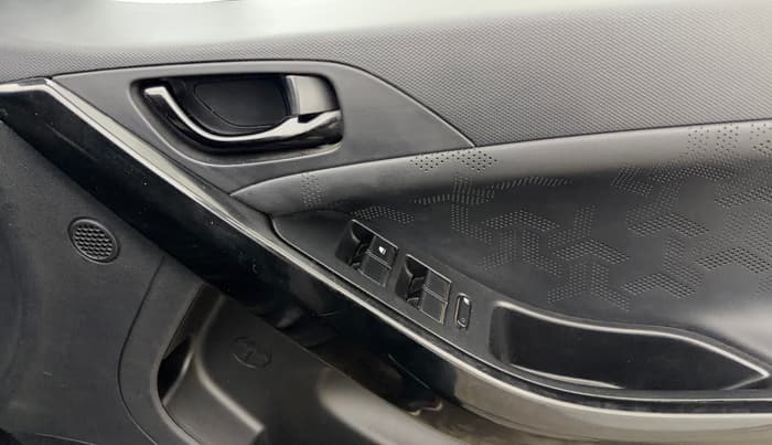 2021 Tata NEXON XZA PLUS (O) PETROL DARK EDITION, Petrol, Automatic, 49,910 km, Driver Side Door Panels Control