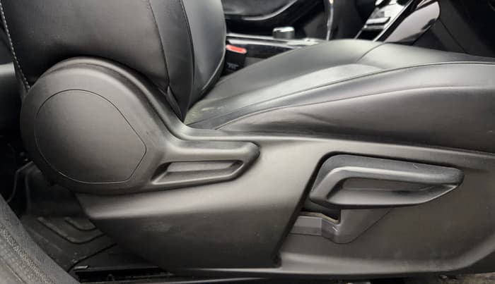 2021 Tata NEXON XZA PLUS (O) PETROL DARK EDITION, Petrol, Automatic, 49,910 km, Driver Side Adjustment Panel