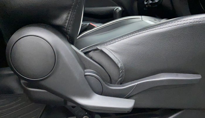 2022 Maruti Swift VXI, Petrol, Manual, 14,971 km, Driver Side Adjustment Panel