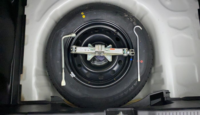 2022 Maruti Swift VXI, Petrol, Manual, 14,971 km, Spare Tyre