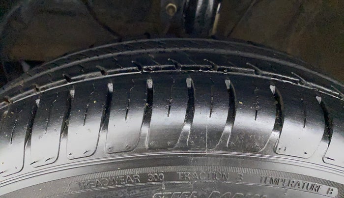 2022 Maruti Swift VXI, Petrol, Manual, 14,971 km, Left Front Tyre Tread