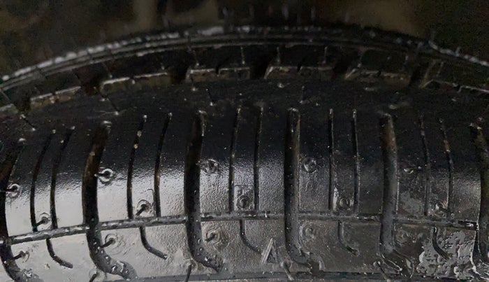2013 Maruti Alto 800 LXI CNG, CNG, Manual, 35,319 km, Right Front Tyre Tread